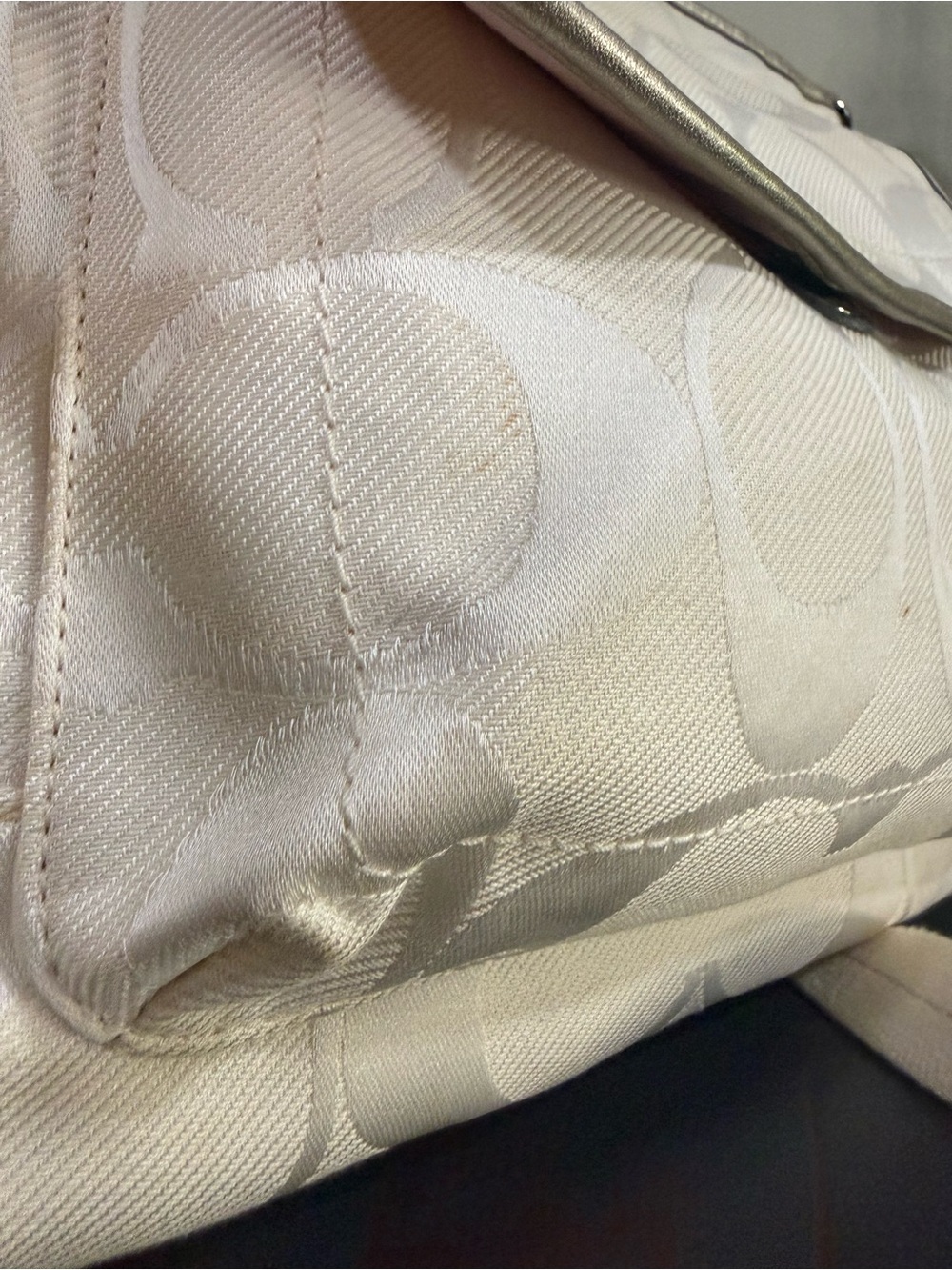 Coach Signature Ivory Jacquard Crossbody Bag Silver Pink Satin Interior 2012 - Picture 14 of 14